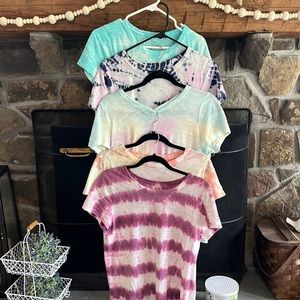 GAP Tie dye bundle. 5 shirts . Women’s size medium.